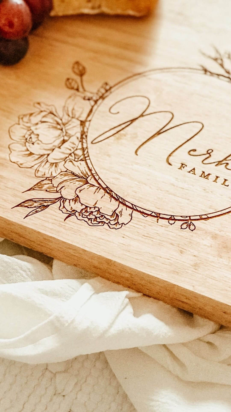 Circular Floral Personalised Serving Board | Little Event Boutique